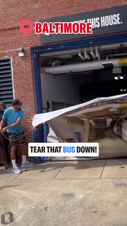 Stephen Curry and top professional golfer Jordan Spieth were on hand at Carver Vocational-Technical High School as part of a volunteer event with Under Armour.